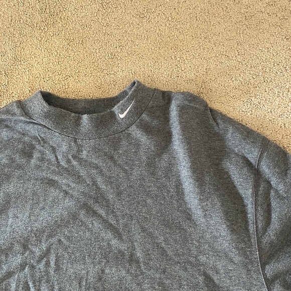 Nike Long Sleeve Tee - Picture 2 of 3